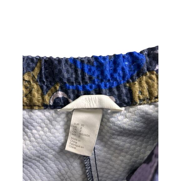 Women's H&M Cat High-Waisted Shorts Sz 2 Pleated Pockets 2" Inseam New - Picture 3 of 6